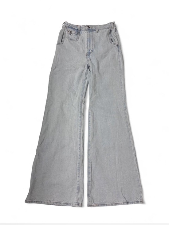 Levi's Denim - Levi’s Ribcage Bell Light Wash Women’s Jeans - Size 26